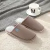 Pantuflas de algodón de invierno para mujer al por mayor para el hogar, base gruesa antideslizante para interiores, para pareja, para el hogar, para el suelo, cálidas, pantuflas de algodón para hombre