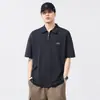 Camiseta retrô estilo americano cinza escuro, polo masculino de verão moderno com textura waffle de tricô de manga curta, top masculino de corte solto