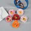 Rosa de Jamaica Simulada con Flor de Rosa Central Temporada de Graduación Sombrero de Licenciado Disfraz Guirnalda DIY Bonsái Accesorios para Fotografía