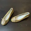Sapatilhas francesas com laço de lantejoulas para mulheres, novo estilo 2026, sapatilhas de balé baixas com solas macias, sapatos femininos para calçar sem cadarço