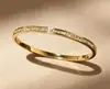 Artículo de Venta Caliente Transfronterizo, Estilo Minimalista Único, Diseño de Nicho, Pulsera para Mujer de Acero de Titanio que No se Desvanece, Pulsera de Acero Inoxidable de Lujo Ligero de Moda