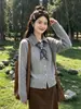 Suéter feminino de tricô com tranças estilo retrô americano, imitando duas peças, com gola polo, para outono e inverno de 2026, cardigã de tricô casual estilo old money