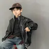 Chaqueta de Otoño/Invierno para Niños 2026 Estilo Nuevo Guapo Chaqueta Corta de Cuero para Bebé Niños Medianos y Mayores Top Simple Moderno