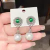 Brincos de Franja Gota d'Água com Pedras de Diamante e Agulha de Prata, Luxo Acessível e Brincos de Alta Qualidade, Brincos Exagerados da Moda e Exquisitos com Design de Nicho