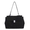 Bolsa de Ombro Simples de Camurça com Fivela de Trava Outono e Inverno Nicho Retro Casual para o Dia a Dia Grande Capacidade Bolsa de Axila Bolsa de Mão