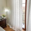 Cortina de gasa transparente de alta gama retro de gamuza tridimensional francesa con pantalla de hojas en relieve para sala de estar y dormitorio
