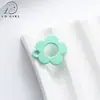 Anillo conector de llavero de anillo cerrado de flor pequeña pintado en spray de colores, anillo con agujero para colgar, anillo sin costuras, accesorio DIY para cadena de teléfono móvil