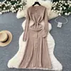 Vestido Longo de Manga Comprida com Gola Redonda e Botões Metálicos em Estilo Francês Transfronteiriço, Vestido Longo de Malha Slim-Fit de Alta Qualidade em Estilo Inspirado na Chanel
