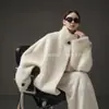 25 Nuevo Estilo Cuello Vertical Diseño Minimalista Abrigo Corto de Piel y Lana para Mujer Importado de Perú Abrigo de Alpaca Suli Invierno