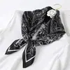Lenço Fino de Primavera e Verão Moda Versátil Elegante Lenço Quadrado Pequeno Lenço Quente de Outono e Inverno para Mulheres Lenço Pequeno Decorativo Profissional
