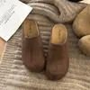 Sandálias Birkenstock Meio Abertas Fechadas na Ponta Estilo Coreano para Mulheres Outono/Inverno 2026 Novas Sola Macia Confortáveis Sapatos Preguiçosos para Ir ao Trabalho e ao Ar Livre Chinelos