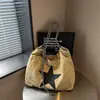 Bolso tote casual tipo tote de estilo nuevo 2026 para estudiantes universitarios, con gran capacidad y diseño único, para uso diario y transfronterizo.