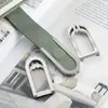 Venta al por mayor del fabricante Accesorios de hardware para cuadernos Álbum de fotos dorado Botón simple de aleación de zinc Hebilla decorativa de metal para equipaje