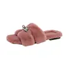 Chinelos Peludos Femininos para Exterior com Fivela da Moda, Estilo Novo Outono-Inverno, Chinelos de Algodão Abertos na Ponta com Metal