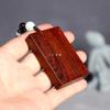 Venta al por mayor Sándalo Rojo de Hoja Pequeña Marca Wushi Marca Ping an Pieza de Mango Shinobu Colgante para Coche Madera de Ébano Colgante de Marca Grabado en Madera