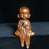 Talla en Madera de Ciprés Adornos de Pequeño Monje Zen Sereno y de Mirada Lejana Mirando a la Distancia Madera de Boj Decoración para el Hogar Escritorio de Escritorio