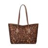 Bolsa grande de comércio exterior feminina 2024 outono e inverno nova bolsa grande capacidade bolsa de ombro estampa de leopardo bolsa de axila de alta qualidade