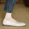 Zapatos planos de tacón medio de cuero suave estilo francés para mujer, nuevo modelo otoño 2026, mocasines slip-on de suela blanda con punta cuadrada y tacón bajo