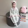 Conjunto de Roupa de Casa Quente e Espessa Estilo Coreano para Meninas Outono/Inverno 2026 Novo Moda Infantil Conjunto de Duas Peças para Menininha