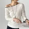 Estilo Deseo Puro Cuello Asimétrico Hombros Descubiertos Tejido de Punto de Color Contrastante para Mujer Manga Larga Estilo Perezoso Suave Ajuste Delgado Plisado Versátil Top Pulóver