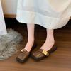 Sapatos Femininos de Salto Baixo Estilo Britânico de Nicho 2025 Outono Novo Mocassins com Fivela de Cinto de Solado Macio Sapatos Quadrados Pequenos de Couro