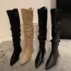 Botas Femininas Pontudas com Babados Empilhadas 2026 Temperamento Novo Estilo Aumento de Altura Emagrecimento Versátil Acima do Joelho Botas Western Cowboy