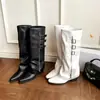 Botas de montar de cuero Ruth's style con hebilla, punta fina, para mujer, que aumentan la altura, adelgazantes, de pierna ancha, con tacón grueso, botas largas con cremallera lateral