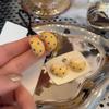 Brincos de Meio Anel com Bolinhas Amarelo Leite e Gotas de Óleo para o Início da Primavera Brincos Elegantes Avançados Brincos Únicos para Mulheres