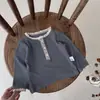 Camiseta de punto elástico fina con cuello de encaje para bebé, estilo INS primavera y otoño, blusa de manga larga floral para mujer
