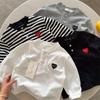 Polo Infantil 2026 Nueva Colección Otoño Niños y Niñas Polo de Corazón con Cuello en V Camiseta de Manga Larga Rayada para Bebé