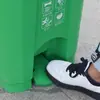 Lixeira Plástica Espessa de 50 Litros com Pedal para Shoppings, Supermercados, Limpeza Pública, com Tampa, Espessada para Uso na Rua e em Ambientes Internos