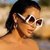 Óculos de Sol com Armação Grande Irregular e Laço 2022 Novo Óculos de Sol Personalizados Europeus e Americanos de Venda Cruzada Óculos de Sol da Moda para Mulheres