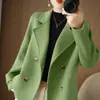 Casaco de lã feminino 2026, estilo curto para outono e inverno, caimento solto para figuras petites, jaqueta de lã fora de estação com gola de blazer, moderno