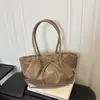 Nova Bolsa Tote Feminina Estilo Suave Outono 2026, Bolsa de Mão Simples Retrô de Grande Capacidade para o Dia a Dia, Bolsa de Ombro Feminina no Atacado