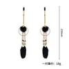 Pinzas de plumas eróticas SM para realzar los pechos, accesorios para entrenamiento de pechos de sumisa femenina, productos alternativos para adultos, disponibles para venta al por mayor