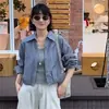 Camisa retro a rayas estilo coreano para mujer, nuevo modelo otoño 2026, manga larga, corte holgado, adelgazante, versátil, con cuello, top corto, moderno