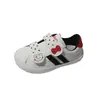 Zapatos para Niñas Zapatos Deportivos Infantiles 2026 Otoño Nuevo Estilo Zapatos de Tabla con Punta de Concha para Bebé Zapatos Casuales con Lunares Plateados