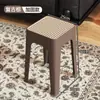 Taburete Cuadrado de Mimbre de Imitación Medieval Apilable Moderno Sencillo para Sala de Estar Taburete de Repuesto para Comedor Taburete de Plástico para Uso Doméstico Fuerte y Duradero