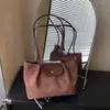 Bolsa de Camurça Outono e Inverno Feminina Grande Capacidade 2025 Nova Bolsa Casual de Ombro Axila Outono e Inverno Bolsa Retrô