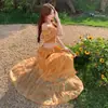 Impresionante conjunto de top corto con estampado floral sin hombros y falda larga para mujer, perfecto para un look chic de vacaciones en la playa