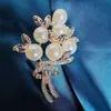 Broche Alto Sentido Moda de Nicho Versátil Estilo Lujo Ligero para Mujer Ramillete Camelia Accesorios para Bodas y Fiestas en stock Venta al por mayor