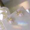 Novo Produto da Zhizhen: Brincos Pequenos e Delicados de Pérola de Água Doce, um Acessório de Pérola Essencial com Ótimo Custo-Benefício com Injeção de Ouro 14K