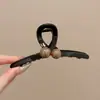 Grampo de cabelo de tubarão de luxo extra grande para mulheres, novo modelo de alta qualidade 2026, grampo de cabelo com pérolas estilo coreano versátil atacado