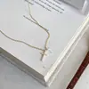 Collar Colgante Doble Cruz Estilo Frío Único para Mujer Lujo Ligero Temperamento Sentido de Alta Clase Cadena para Clavícula Diseño de Nicho Gargantilla