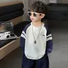 Camiseta de Manga Larga para Niños Primavera y Otoño 2026 Nueva Elegante Camiseta Base de Manga Raglán para Niños Pequeños Sudadera Deportiva