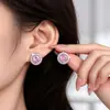 Pendientes de Botón Redondos Full Diamond con Textura Estilo Hong Kong, Estilo Nuevo Transfronterizo Tangjia para Mujer, Pendientes Redondos Huecos de Alta Gama Europeos y Americanos con Diseño Único e Innovador