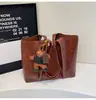 Bolso de Mano de Moda en Cuero con Cera de Aceite para Mujer 2026 Nuevo Vintage Gran Capacidad Bolso de Hombro de Gama Alta para Viajero Bolso de Axila