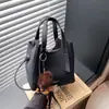 Bolsas da Moda Tendência, Bolsas Transversais, Novas Bolsas de Ombro Femininas, Bolsas Saco Versáteis Populares, Estilo Coreano Fashion, Simples e de Nicho