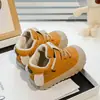 Zapatos de algodón para niños para otoño e invierno, zapatos cálidos para niños con forro polar, suela suave antideslizante, zapatos para bebés, zapatos de algodón de doble capa para niños pequeños al caminar
