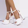 Sandálias Populares Europeias e Americanas Transfronteiriças Cor Sólida Bico Quadrado Plataforma Salto Bloco Peep-Toe Sandálias Bico Quadrado Boate Sexy Couro Envernizado Tamanho Grande Sapatos